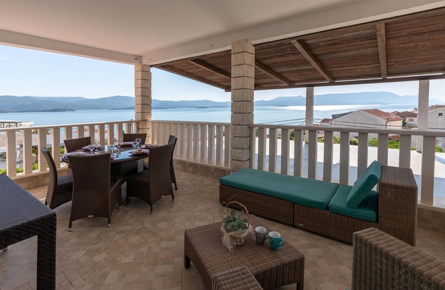 Nice apartment in Komarna with WiFi