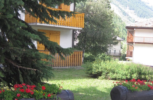 Nice apartment in mountain with garden and near ski runs
