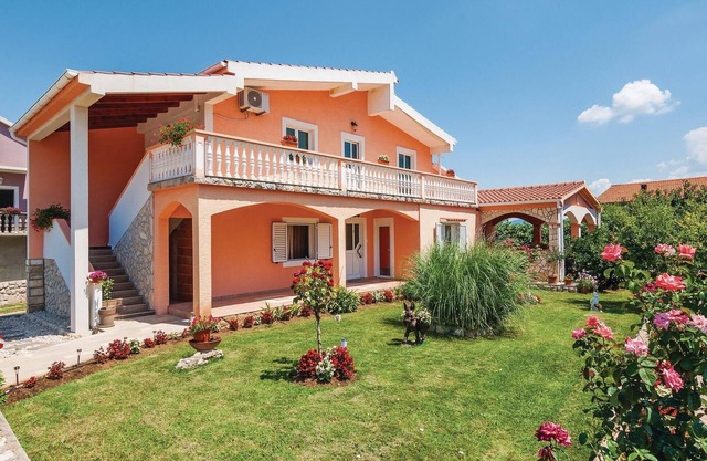 Nice apartment in Podgradina with WiFi