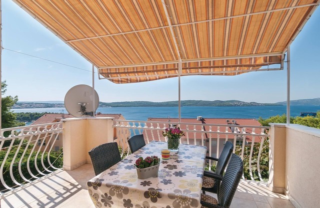 Nice apartment in Trogir with WiFi