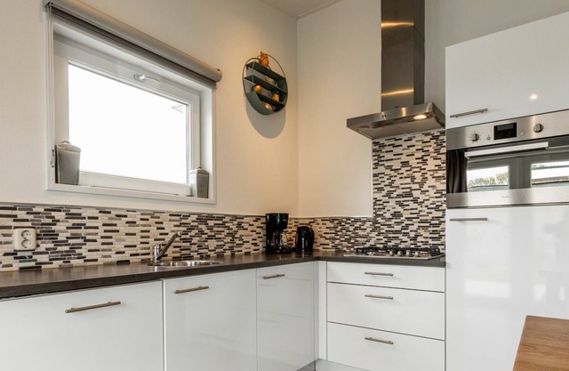 Nice apartment in villa for 6 people with A/C, pool, WIFI, TV and terrace