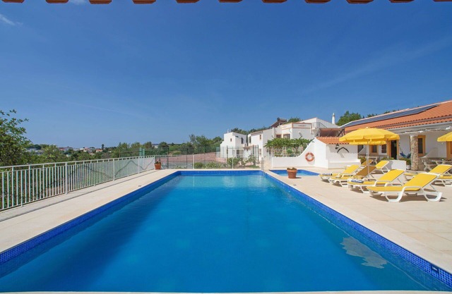 Nice apartment in villa for 3 people with pool, WIFI, A/C, TV and terrace