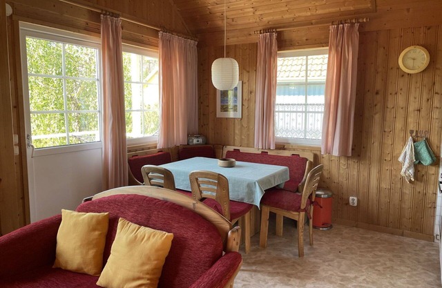 Nice apartment in villa for 6 people with WIFI, TV, terrace and parking