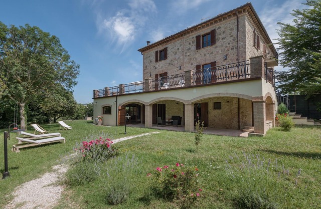 Nice apartment in Avigliano Umbro