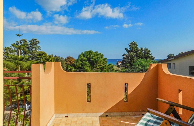 Nice apartment in Davoli Marina CZ