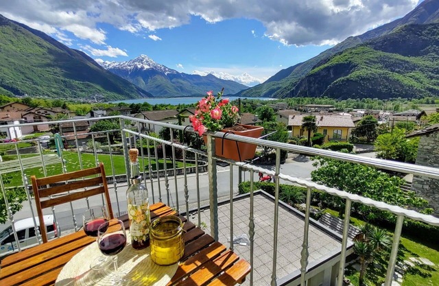 Nice apartment for 5 people with WIFI, TV, terrace and parking