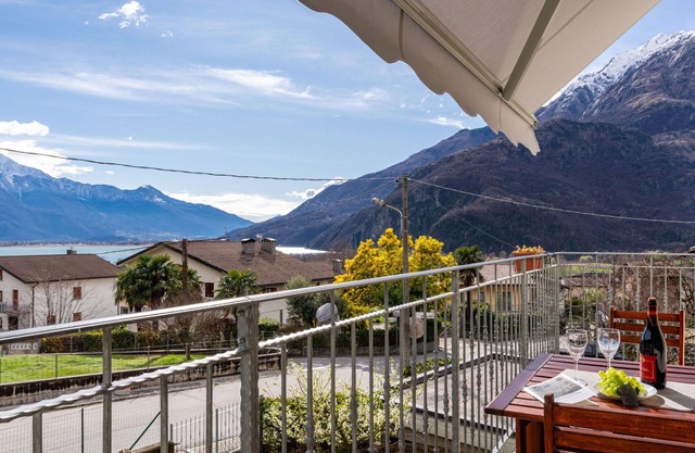 Nice apartment for 5 people with WIFI, TV, balcony and parking