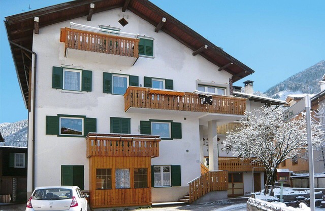 Nice apartment for 8 people with WIFI, TV, balcony and parking