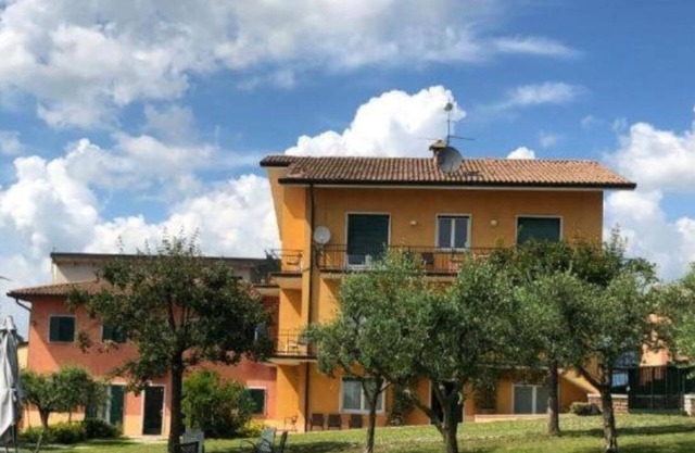 Nice apartment *lake view* free parking & garden for your pets