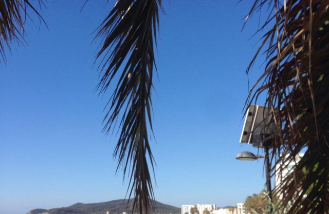 Nice Beach Apartment 2 Bedrooms With Sea Views