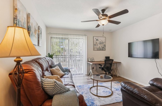 Nice Condo - Near Shands & UF