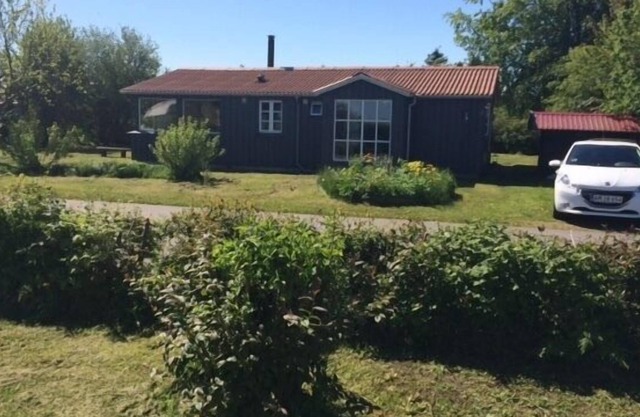 Nice cottage by the water near Stevns - DK, only 50 meters to the beach
