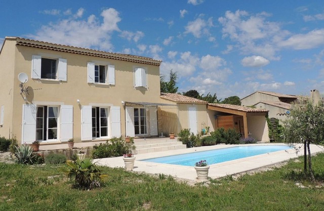 Nice holiday home in Saint-Maurice-sur-Eygues with garden