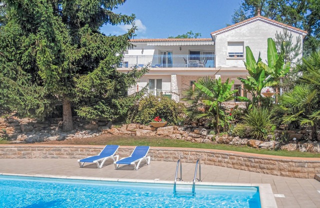 Nice home in Savignac les Eglises