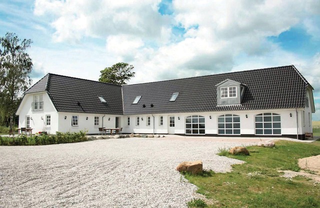 Nice home in Allingåbro with sauna