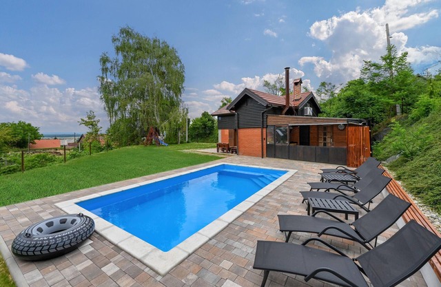 Nice home in Bakovcica with sauna