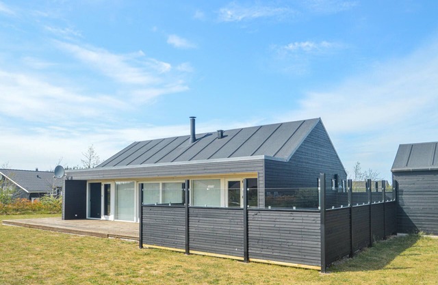 Nice home in Brovst with kitchen