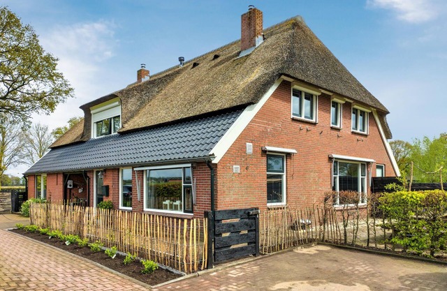 Nice home in Daarle with sauna
