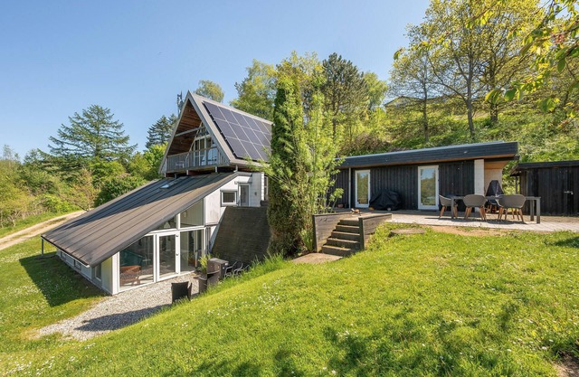 Nice home in Ebeltoft with sauna