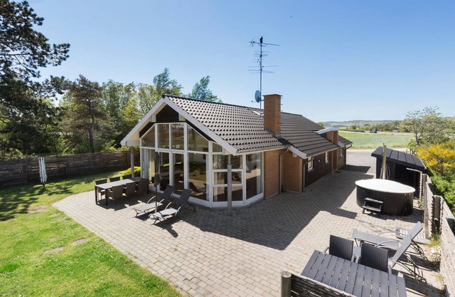 Nice home in Ebeltoft with sauna