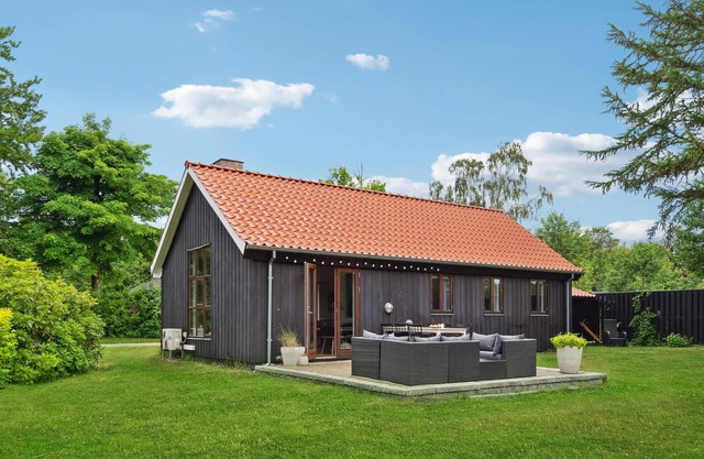 Nice home in Ebeltoft with WiFi