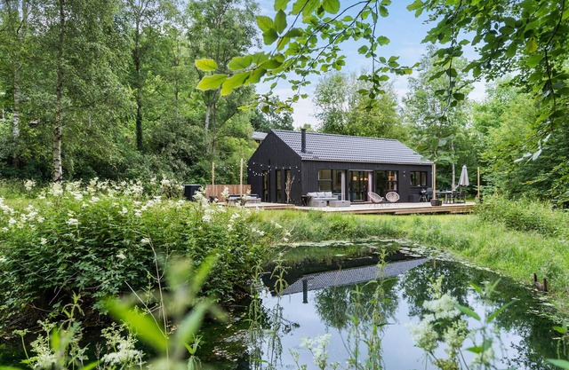 Nice home in Ebeltoft with WiFi