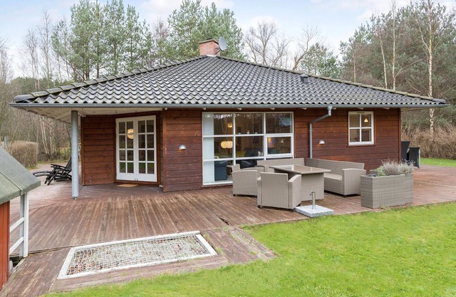 Nice home in Ebeltoft with sauna