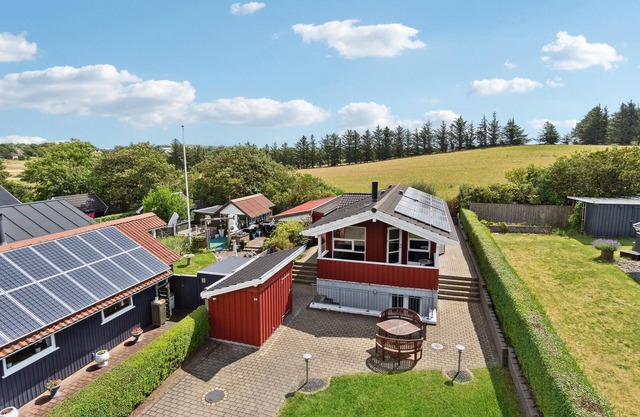 Nice home in Esbjerg V with WiFi