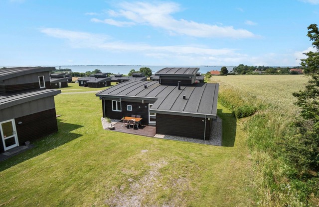 Nice home in Faaborg with WiFi