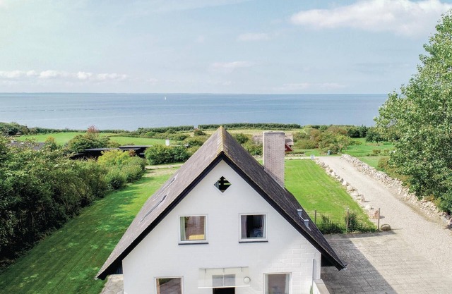 Nice home in Faaborg with WiFi