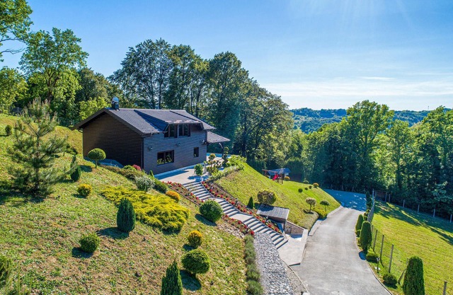 Nice home in Gornja Pacetina with WiFi