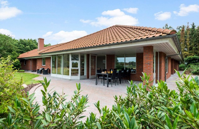 Nice home in Grindsted with WiFi