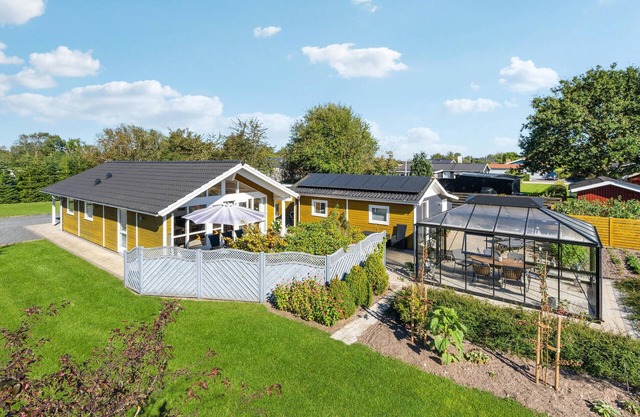 Nice home in Haderslev with kitchen