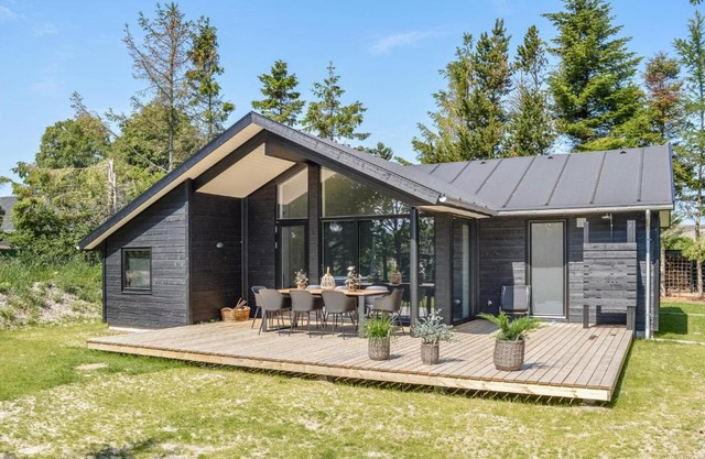 Nice Home In Hadsund With Kitchen