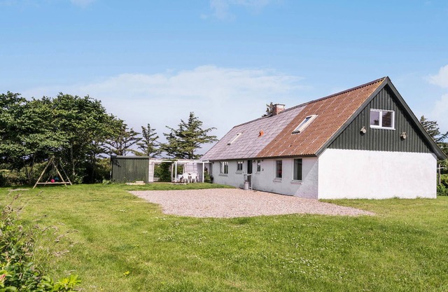 Nice home in Harboøre with WiFi