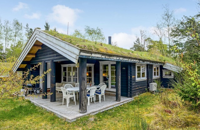 Nice home in Hornbæk with WiFi