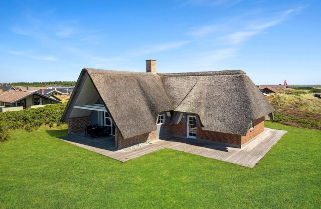 Nice home in Hvide Sande with sauna