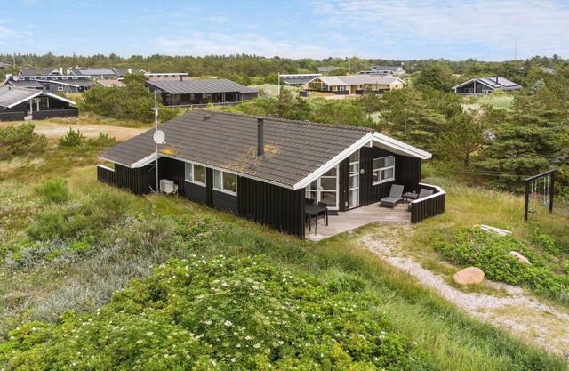 Nice home in Hvide Sande with sauna