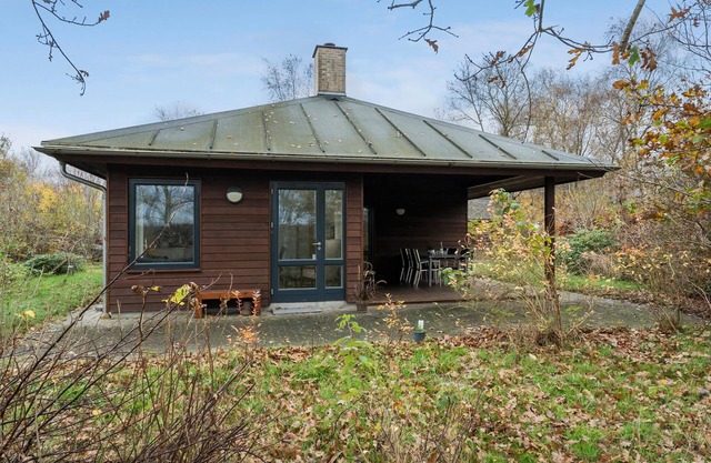 Nice home in Kibæk with kitchen