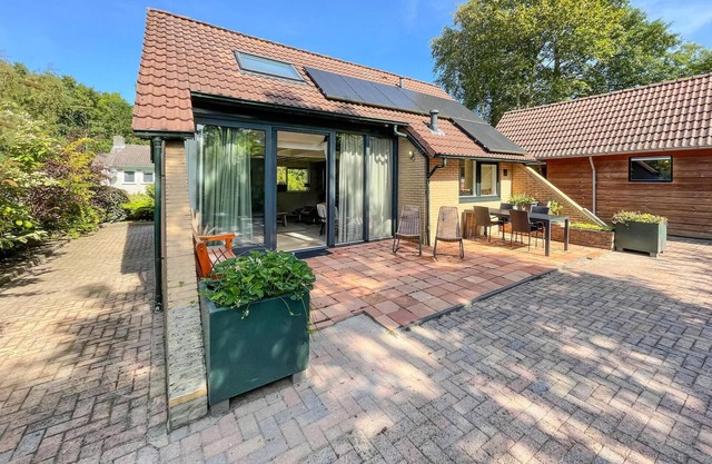 Nice home in Lauwersoog with WiFi