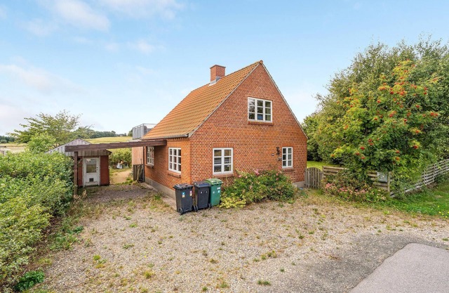 Nice home in Lemvig with WiFi