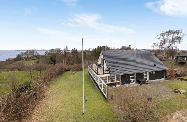 Nice home in Løgstrup with WiFi