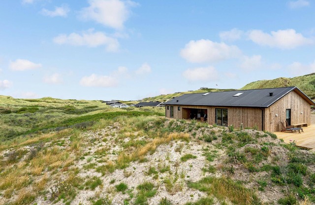 Nice home in Løkken with sauna