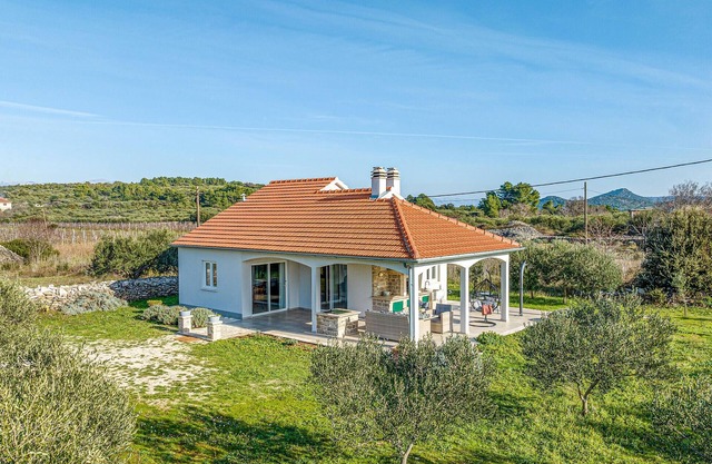 Nice home in Poljica with Wi-Fi