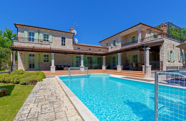Nice home in Porec with sauna