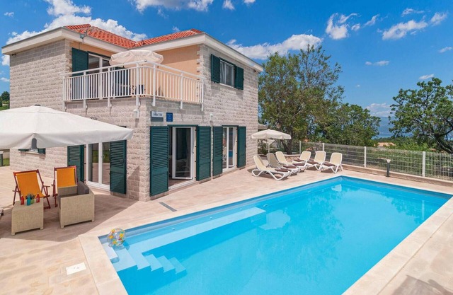 Nice home in Postira with WiFi