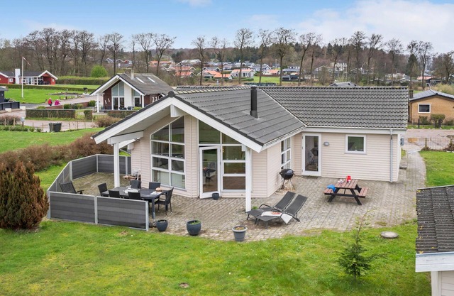 Nice home in Sjølund with WiFi
