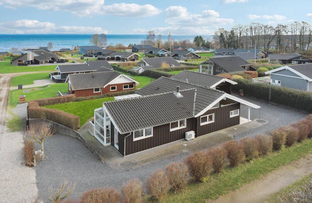Nice home in Sjølund with WiFi