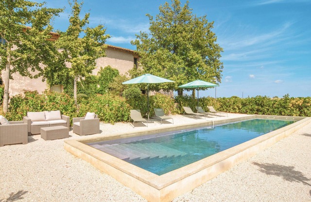 Nice home in St. Gilles