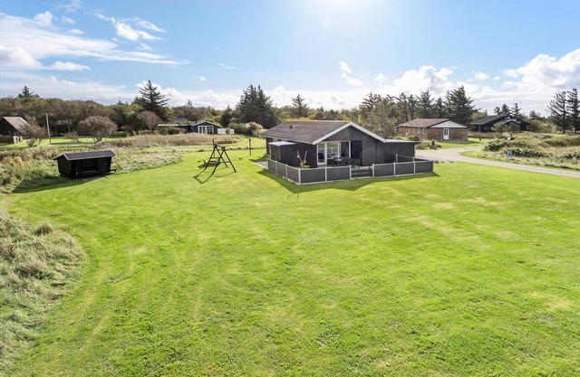 Nice home in Thyholm with WiFi